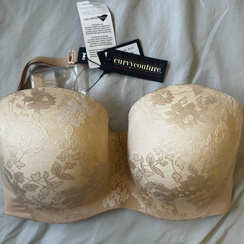 Curvy Couture Floral Lace Strapless Bra in Cream